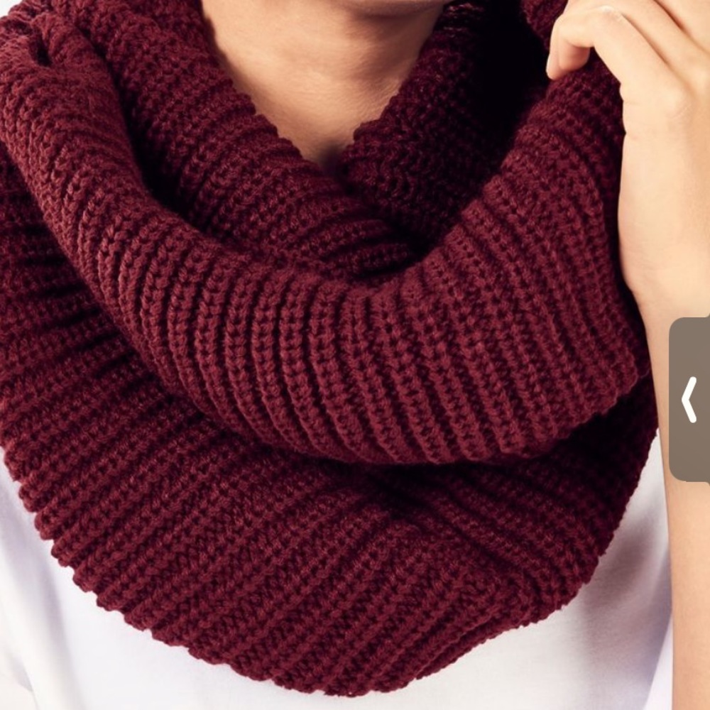 Fabletics Scarf